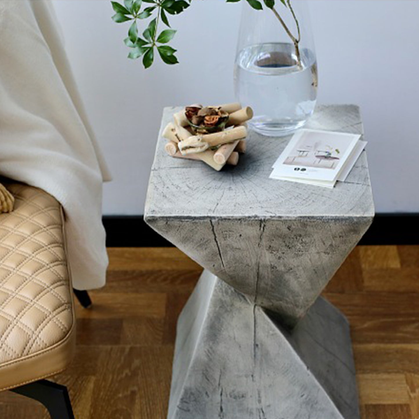 Élisabeth Geometric Side Table